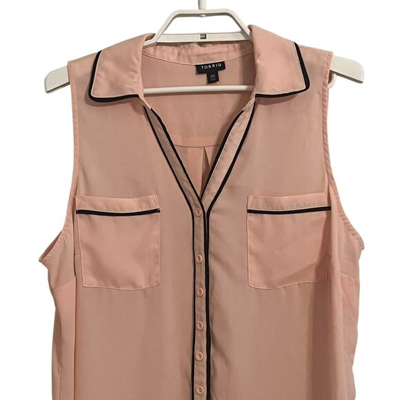 Torrid Button Down Tank Piped Blouse - Picture 2 of 7